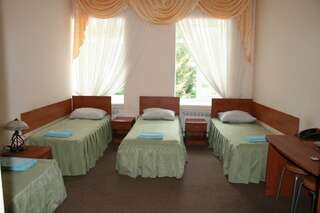 Гостиница Соть Данилов 4-местный номер эконом (с завтраком)-2