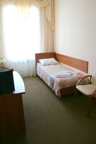 Гостиница Соть Данилов 1-местный номер эконом (с завтраком)-1